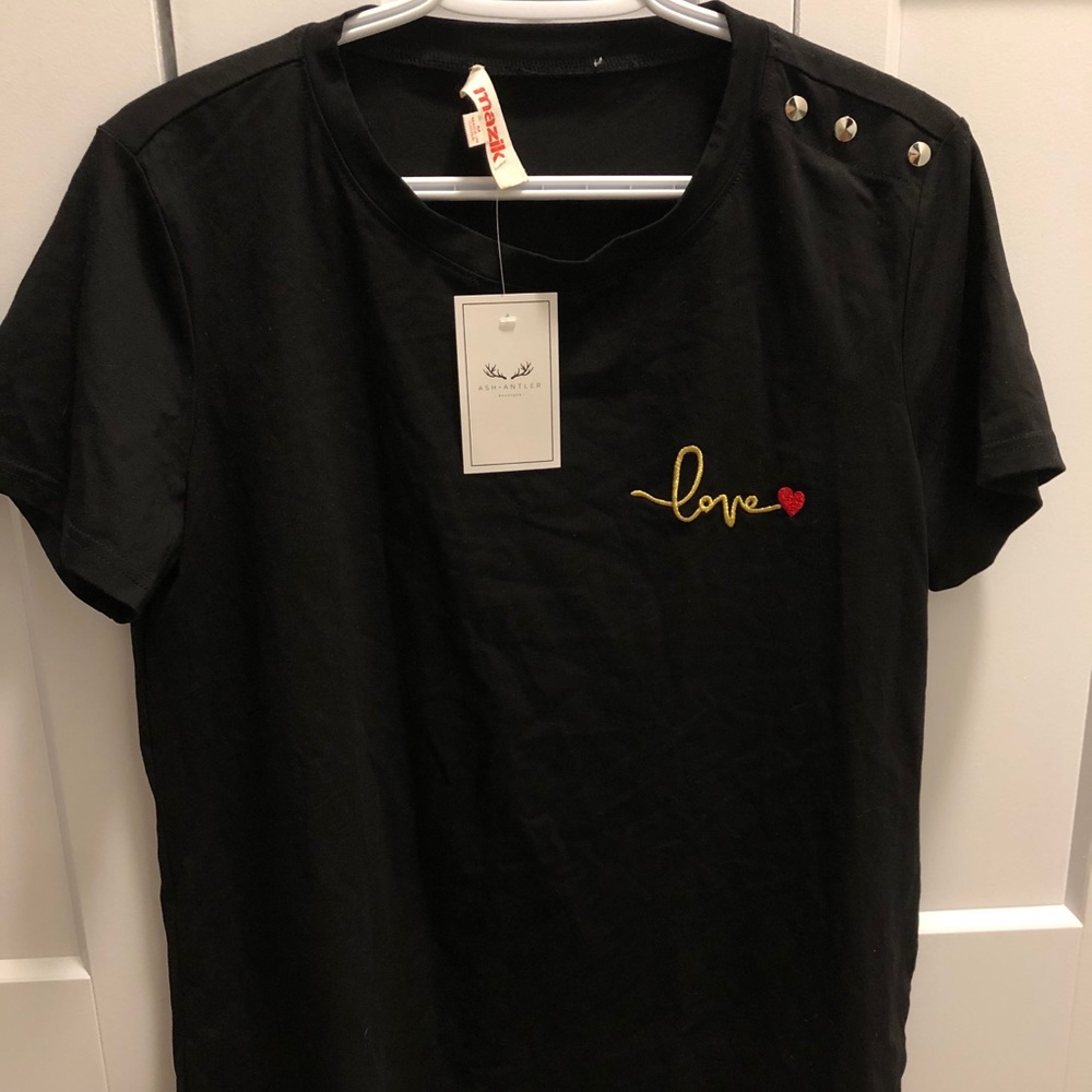 Black t-shirt
